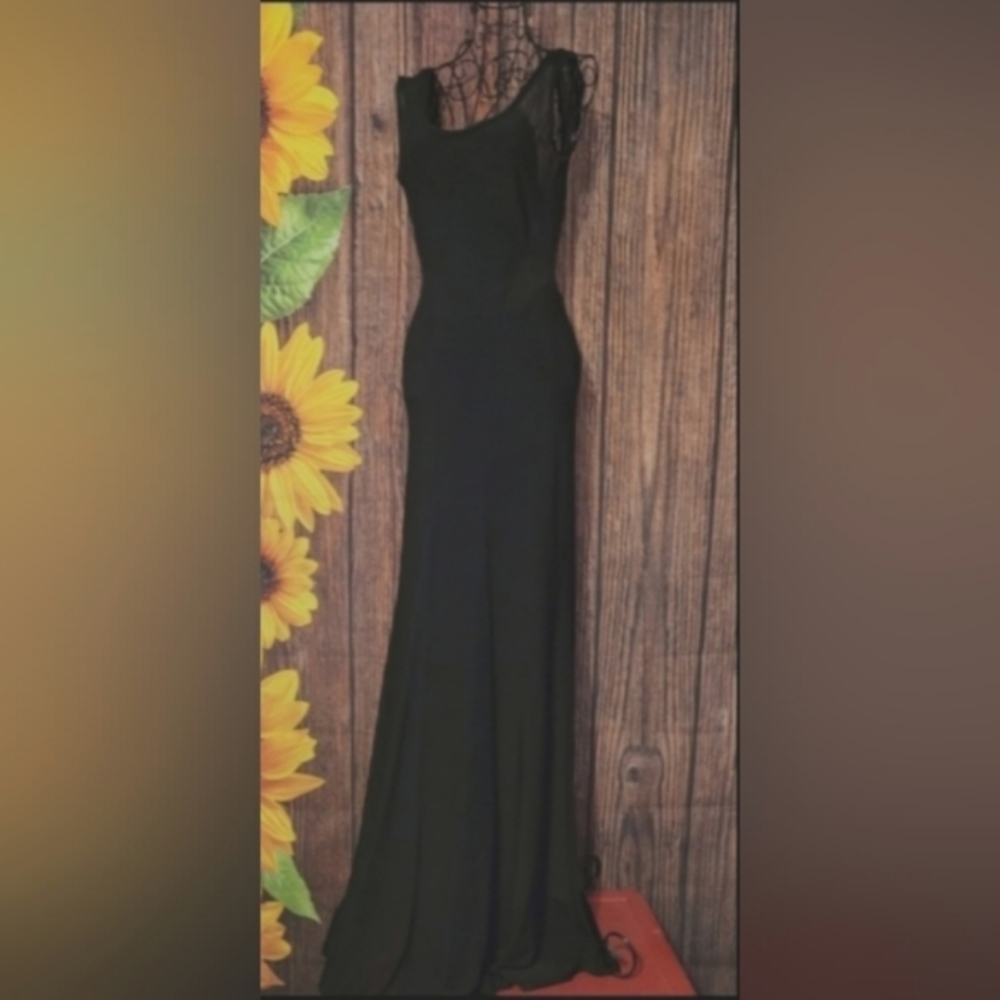Hottie Floor-Sweeping Backless Dress